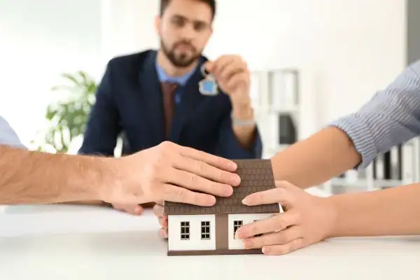 Couple arguing over property in divorce mediation Camborne