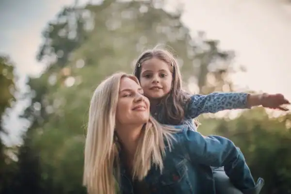 happy mum and daughter following mediation to resolve parental alienation Camborne